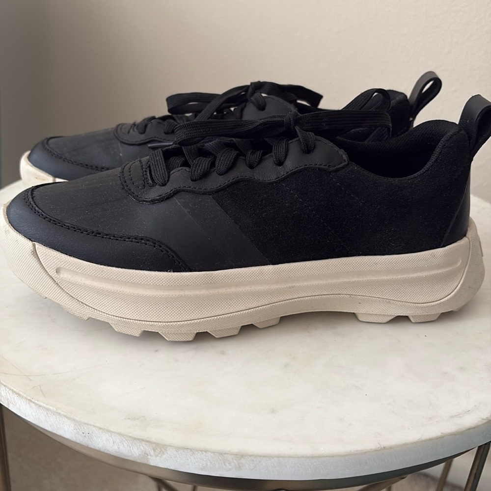 Sorel waterproof platform tennis shoes size 8.5. Black with white sole